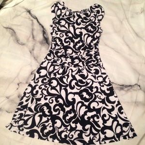 5 for $20 🌟 Black & White Dress